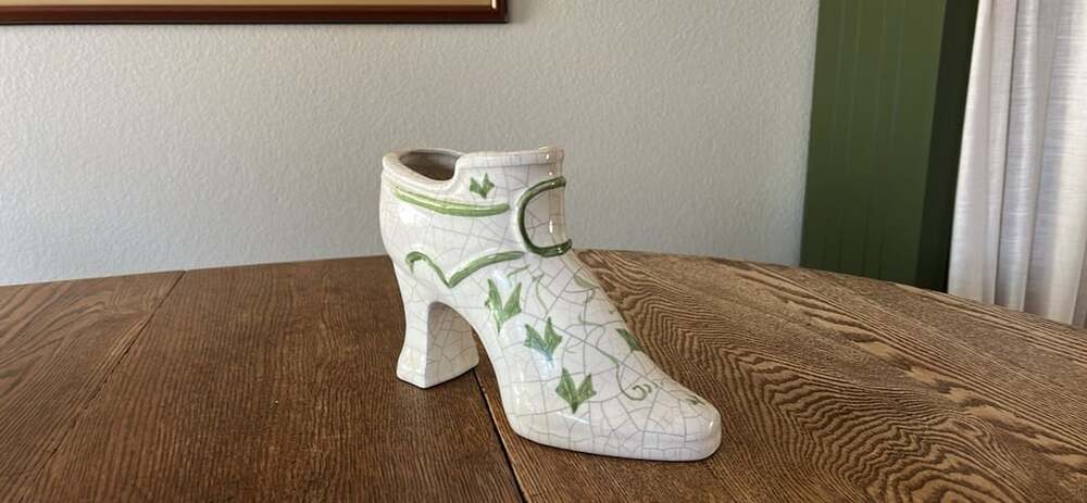 Jean Read Ceramic High Heel Shoe Planter Vase Crackle Glaze Ivy